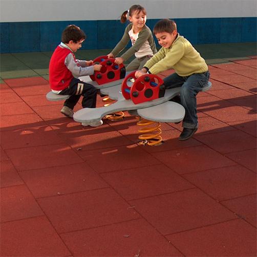 fallschutzmatten-anwendung-spielplatz1